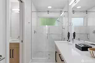 105 NW 39 Th St, Seattle, WA 98107 - Photo 16