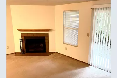 19857 25th Avenue NE #102, Shoreline, WA 98155 - Photo 4