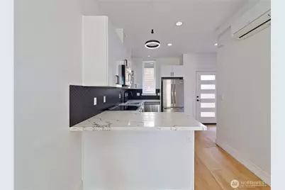 14023 Greenwood Avenue N #C, Seattle, WA 98133 - Photo 6