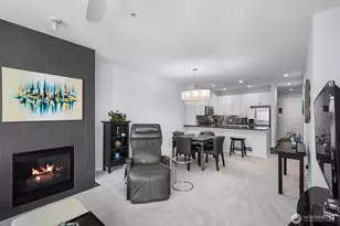 2000 Alaskan Wy, Seattle, WA 98121 - Photo 10