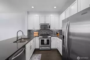 2000 Alaskan Wy, Seattle, WA 98121 - Photo 4