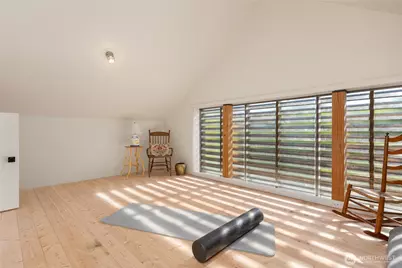 4670 Flying Goat Avenue NE, Bainbridge Island, WA 98110 - Photo 24