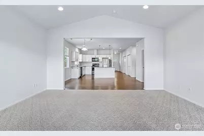 353 S 48th Place, Mount Vernon, WA 98274 - Photo 8