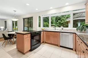 24705 SE Mirrormont Way, Issaquah, WA 98027 - Photo 10