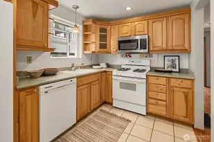 225 32nd Ave E, Seattle, WA 98112 - Photo 10