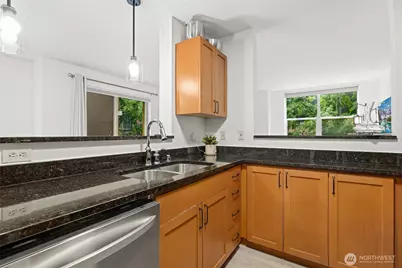 118 107th Avenue NE #B115, Bellevue, WA 98004 - Photo 10