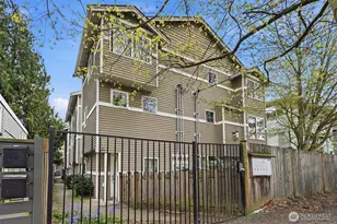 10520 Whitman Ave N, Seattle, WA 98133 - Photo 2