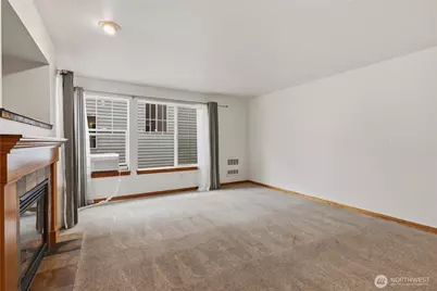 10520 Whitman Avenue N #C, Seattle, WA 98133 - Photo 4