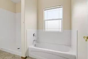 323 N Laventure Rd, Mount Vernon, WA 98273 - Photo 16