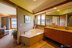 2000 Bayshore Rd, Lopez Island, WA 98261 - Photo 24
