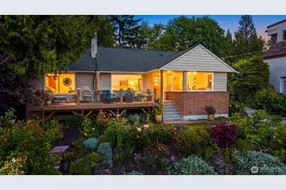 9326 California Avenue SW, Seattle, WA 98136 - Photo 2