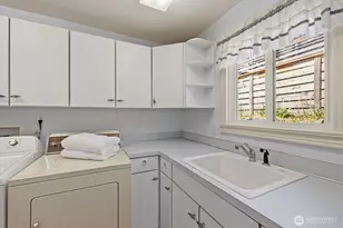 912 N 90th St, Seattle, WA 98103 - Photo 24