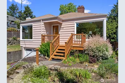 912 N 90th Street, Seattle, WA 98103 - Photo 1