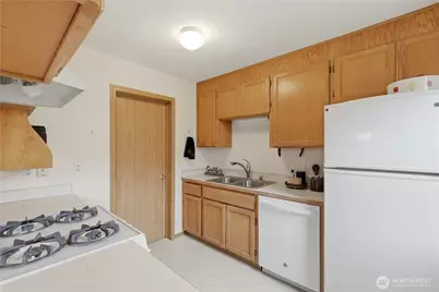 10919 63rd Street E, Puyallup, WA 98372 - Photo 4