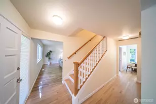 17452 NE 12th St, Bellevue, WA 98008 - Photo 4