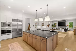 10668 SE 32nd St, Bellevue, WA 98004 - Photo 14