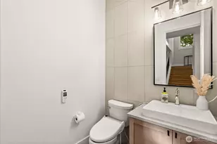 10668 SE 32nd St, Bellevue, WA 98004 - Photo 22