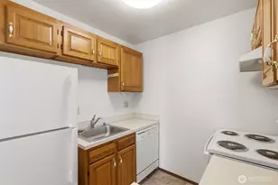 3024 NE 143rd St, Seattle, WA 98125 - Photo 8
