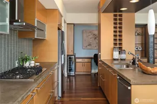 820 Blanchard St, Seattle, WA 98121 - Photo 14