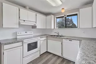 968 SW Kingma Ct, Oak Harbor, WA 98277 - Photo 10