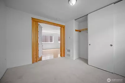 2366 E Yale Avenue E, Seattle, WA 98102 - Photo 20