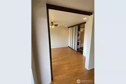 2366 E Yale Avenue E, Seattle, WA 98102 - Photo 12