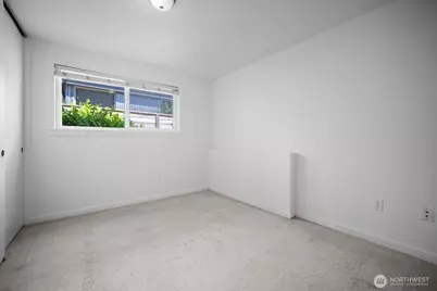 2366 E Yale Avenue E, Seattle, WA 98102 - Photo 14
