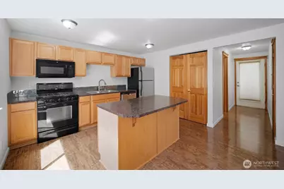 2366 E Yale Avenue E, Seattle, WA 98102 - Photo 18