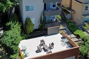 2366 E Yale Ave E, Seattle, WA 98102 - Photo 2