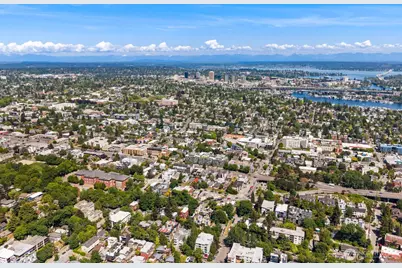 3901 Fremont Avenue N #202, Seattle, WA 98103 - Photo 22