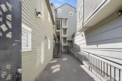 3901 Fremont Avenue N #202, Seattle, WA 98103 - Photo 18