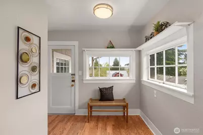 5706 35th Ave NE, Seattle, WA 98105 - Photo 4