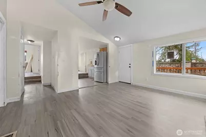 929 Pecks Drive, Everett, WA 98203 - Photo 6