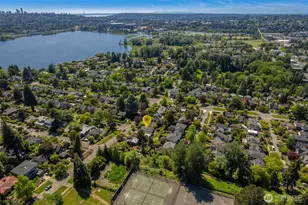 4335 NE 42nd St, Seattle, WA 98105 - Photo 32