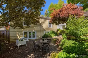 4335 NE 42nd St, Seattle, WA 98105 - Photo 8
