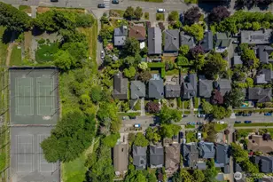 4335 NE 42nd St, Seattle, WA 98105 - Photo 28