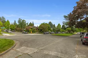 4335 NE 42nd St, Seattle, WA 98105 - Photo 2