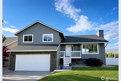 576 Saddle Rock Loop, Wenatchee, WA 98801 - Photo 1