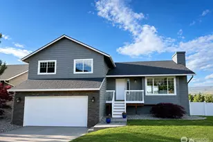 576 Saddle Rock Loop, Wenatchee, WA 98801 - Photo 1
