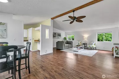 9813 189th Street E, Puyallup, WA 98375 - Photo 2
