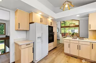 13893 John St NE, Bainbridge Island, WA 98110 - Photo 10
