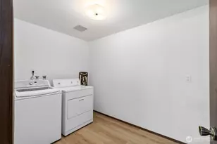 13893 John St NE, Bainbridge Island, WA 98110 - Photo 18