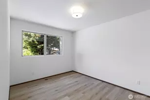 13893 John St NE, Bainbridge Island, WA 98110 - Photo 16