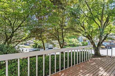 10 143rd Avenue SE, Bellevue, WA 98007 - Photo 26