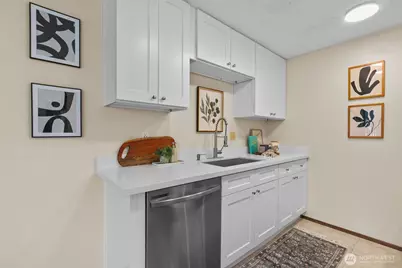 24440 13th Avenue S, Des Moines, WA 98198 - Photo 10