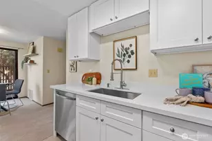 24440 13th Ave S, Des Moines, WA 98198 - Photo 4