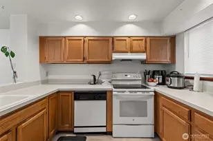 13227 SE 256th St, Kent, WA 98042 - Photo 6