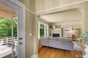 155 Florentia St, Seattle, WA 98109 - Photo 6
