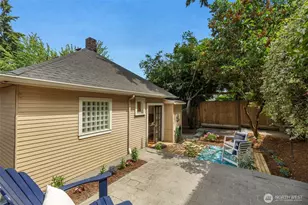 155 Florentia St, Seattle, WA 98109 - Photo 30