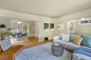 155 Florentia St, Seattle, WA 98109 - Photo 10